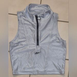 Reebok Silver Cropped Sleeveless Half-Zip Performance Top XS–S